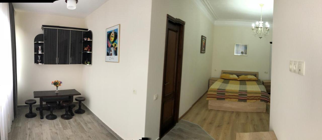 Temo Guest House 10 Batumi Esterno foto
