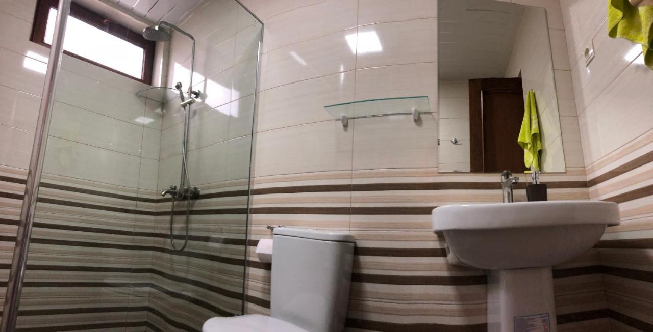 Temo Guest House 10 Batumi Esterno foto