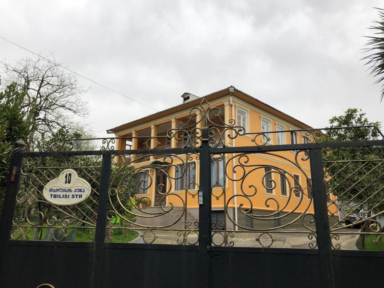Temo Guest House 10 Batumi Esterno foto